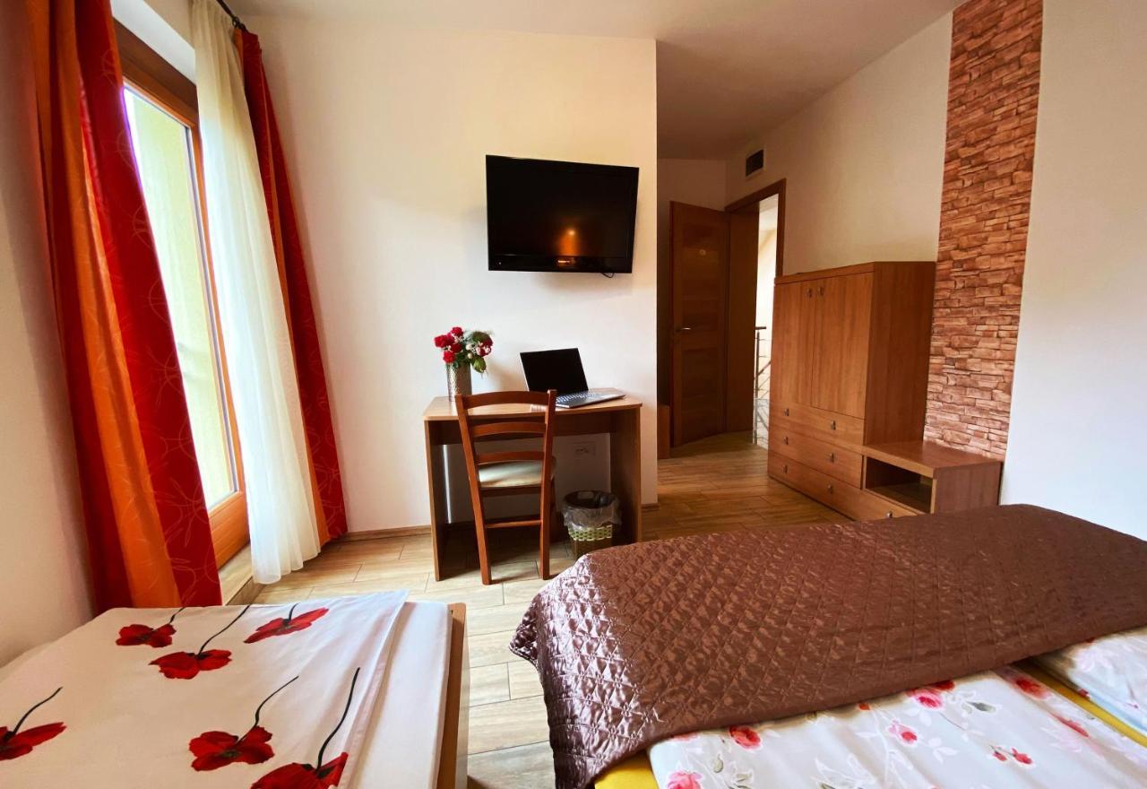 Guesthouse Mesec Zaplana Vrhnika Exteriér fotografie